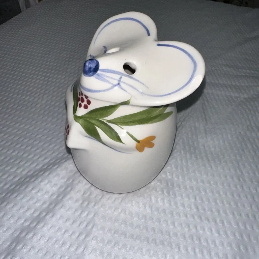Vintage MOUSE Parmesan CHEESE SHAKER Flower Large Ceramic Grated 5.5”